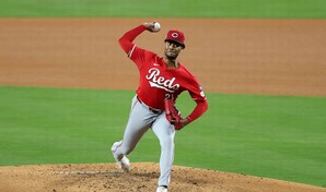 Hunter Greene tira su primera sesi&oacute;n luego de la operaci&oacute;n de codo