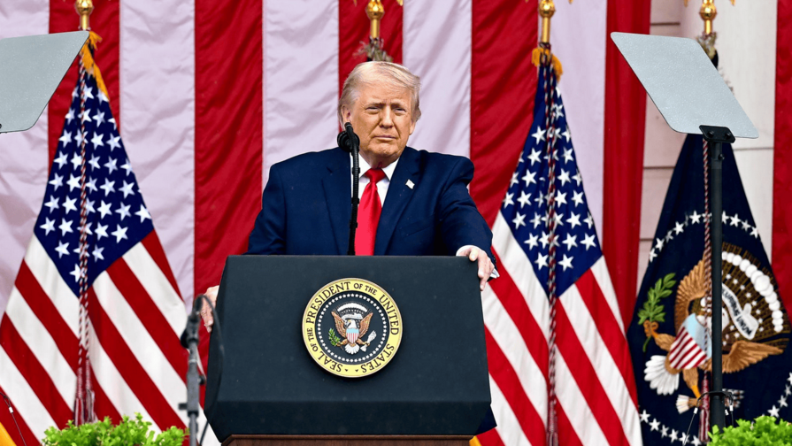 Gobierno de Trump propone exigir acuerdos de confidencialidad a empleados federales Gobierno de Trump propone exigir acuerdos de confidencialidad a empleados federales