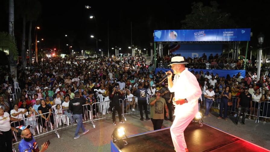 Artistas dominicanos se unen en conciertos para homenajear a las madres en el sur Artistas dominicanos se unen en conciertos para homenajear a las madres en el sur