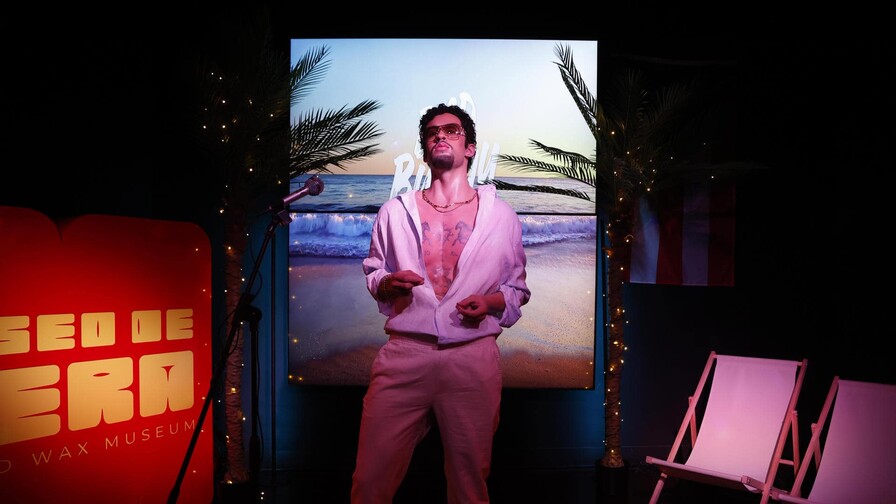 Bad Bunny ya se exhibe en el Museo de Cera de Madrid con escenograf&iacute;a caribe&ntilde;a