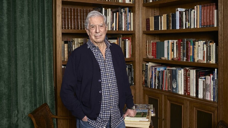 Biblioteca Vargas Llosa de Arequipa recibe la edición en quechua de Los Cachorros Biblioteca Vargas Llosa de Arequipa recibe la edición en quechua de Los Cachorros