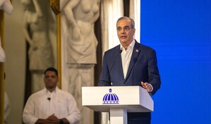 El Gobierno digitaliza el permiso de salida de menores