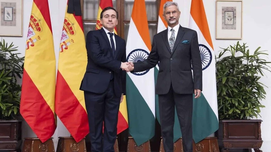 España y la India abogan por una solución negociada para el estrecho de Ormuz y el Golfo