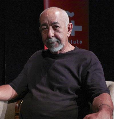 Leonardo Padura o el oficio de escribir en una incierta Cuba