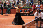 Naomi Osaka convierte Roland Garros en una pasarela de alta costura