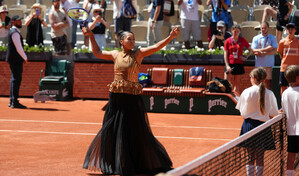 Naomi Osaka convierte Roland Garros en una pasarela de alta costura