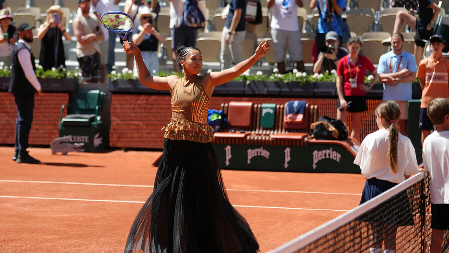 Naomi Osaka convierte Roland Garros en una pasarela de alta costura