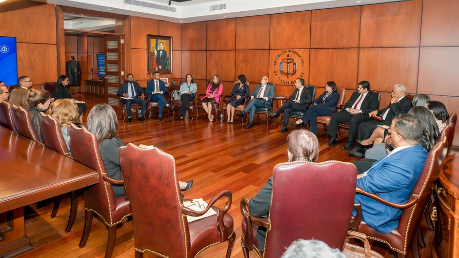 Poder Judicial anuncia aumento de 30 % para jueces y ajustes salariales para el personal de apoyo Poder Judicial anuncia aumento de 30 % para jueces y ajustes salariales para el personal de apoyo