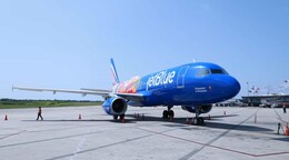 Ca&iacute;da de bonos de JetBlue genera dudas sobre su recuperaci&oacute;n financiera