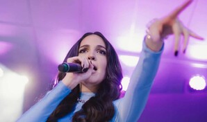 Vogue destaca debut de la joven artista Popi Guerra en evento de Tiffany & Co.