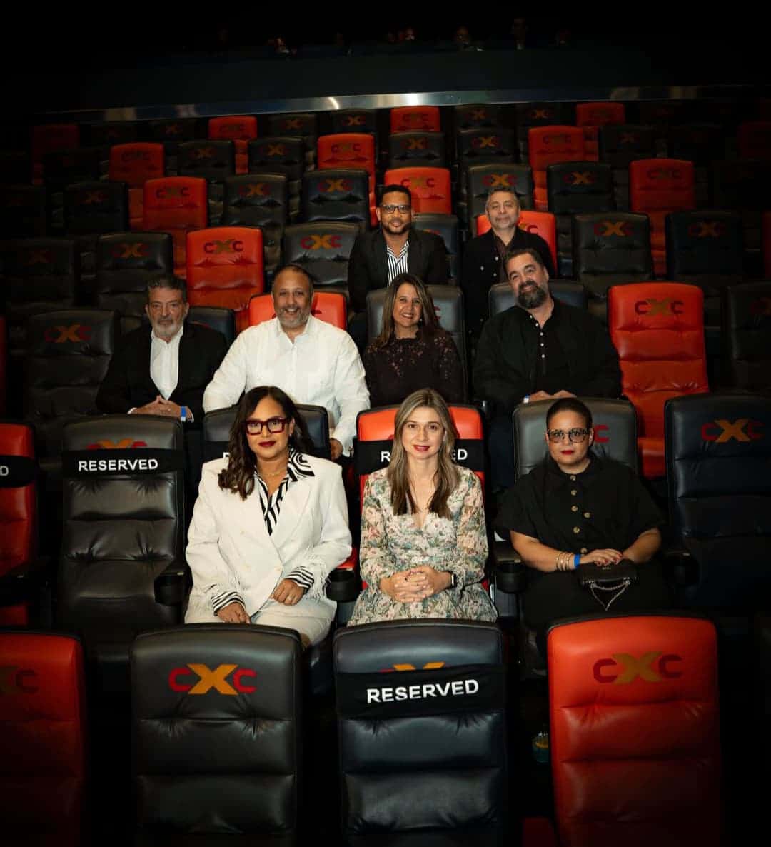 fLas directoras de Dgcine y Caribben cinemas junto al jurado del festival y ejecutiva de Altice. (Caribbean Cinemas)