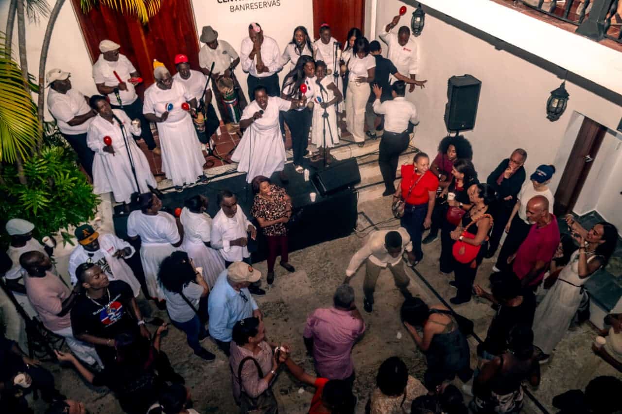El público que asistió a la presentación de los Congos de Villa Mella.