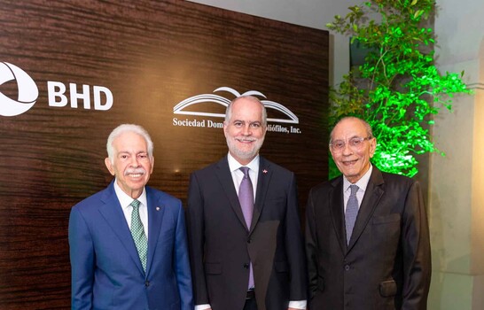 Bibli&oacute;filos y Banco BHD ponen a circular tres libros fundamentales de historia dominicana