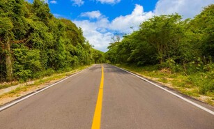El Gobierno inaugura carretera en Barahona