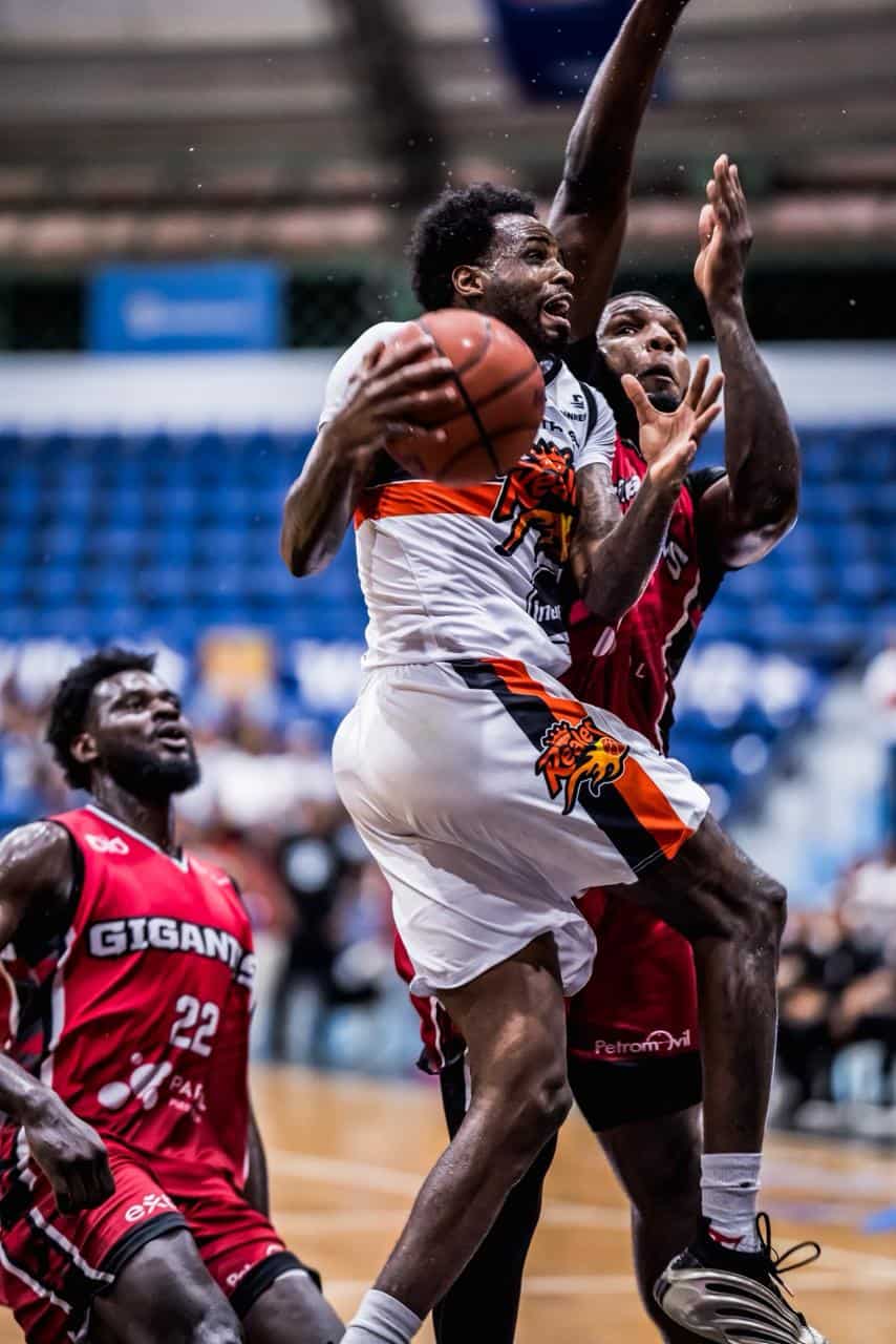 Titanes y Marineros se juegan la vida en la última jornada de la LNB Titanes y Marineros se juegan la vida en la última jornada de la LNB