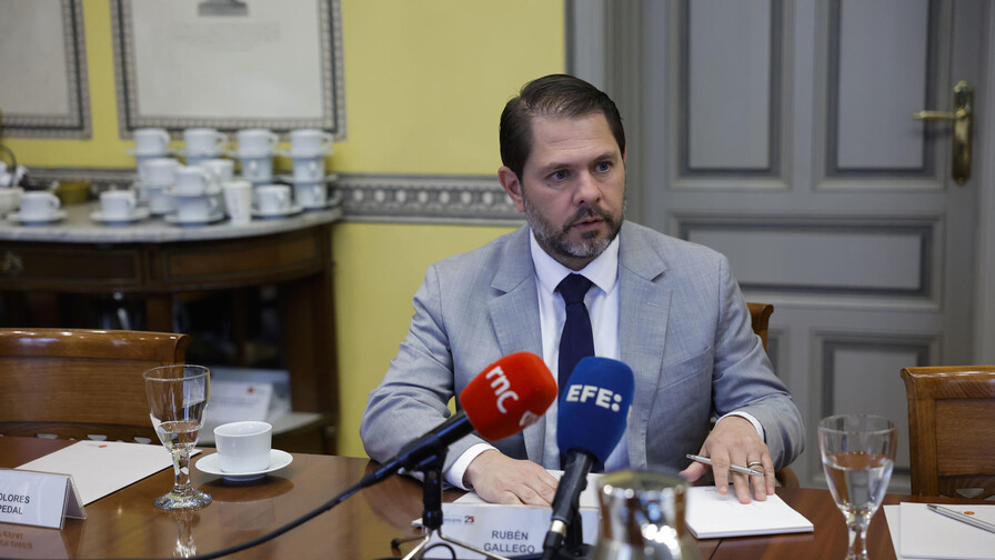 Marco Rubio tiene obsesión con Cuba, denuncia el senador demócrata Rubén Gallego Marco Rubio tiene obsesión con Cuba, denuncia el senador demócrata Rubén Gallego