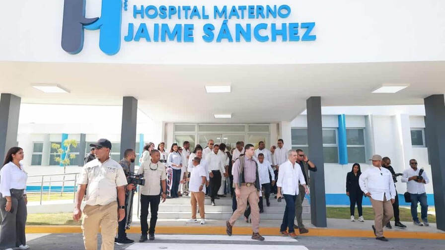 El Hospital Materno Infantil de Barahona estrena las primeras 15 UCI pediátricas del sur El Hospital Materno Infantil de Barahona estrena las primeras 15 UCI pediátricas del sur