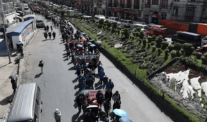 Mediadores llaman a un nuevo di&aacute;logo tras 25 d&iacute;as de bloqueos de carreteras en Bolivia