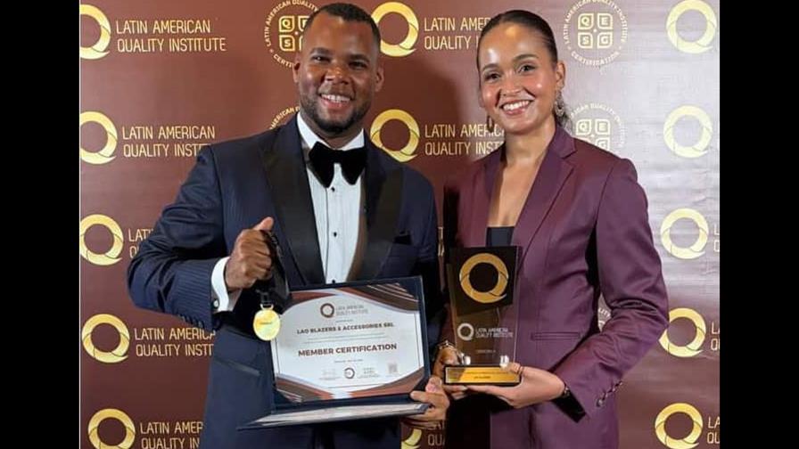 Lao Sastrería Privada es reconocida como Empresa Caribeña del Año en Costa Rica