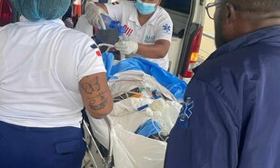 Trasladan a Santo Domingo a ni&ntilde;os que sufrieron graves quemaduras por descarga el&eacute;ctrica en Hig&uuml;ey