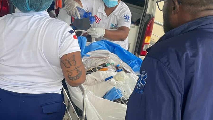 Trasladan a Santo Domingo a niños que sufrieron graves quemaduras por descarga eléctrica en Higüey Trasladan a Santo Domingo a niños que sufrieron graves quemaduras por descarga eléctrica en Higüey