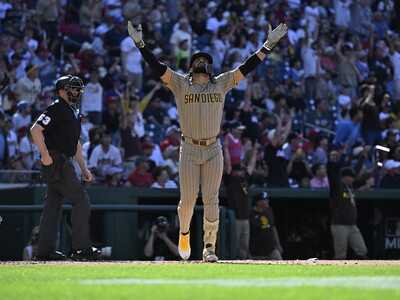 ¡Por fin! Primer jonrón de Fernando Tatis Jr. en la temporada