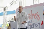 Presidente Abinader asiste a acto por el Día de las Madres; se forma tumulto en la entrada Presidente Abinader asiste a acto por el Día de las Madres; se forma tumulto en la entrada