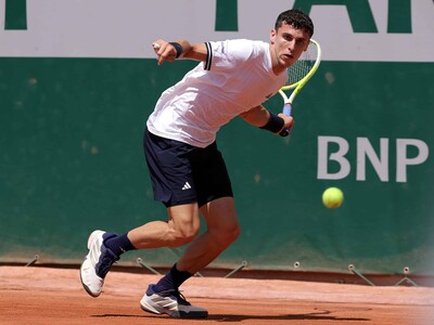 Roland Garros: Gauff deja su trono vacío; Cerúndolo sigue aventura