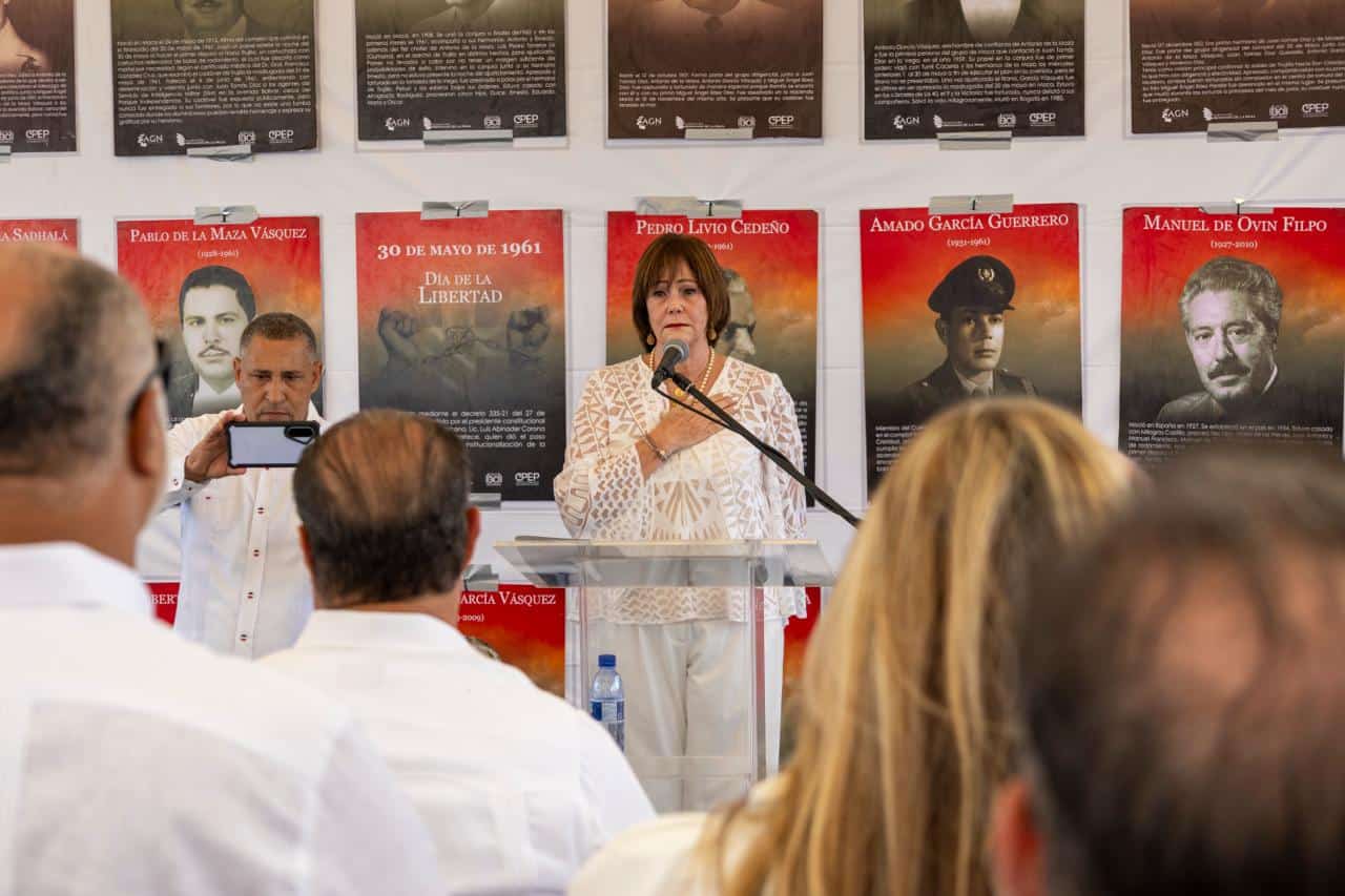 La actividad contó con la presencia de descendientes de los hérores del 30 de mayo, durante el acto. (DARE COLLADO)