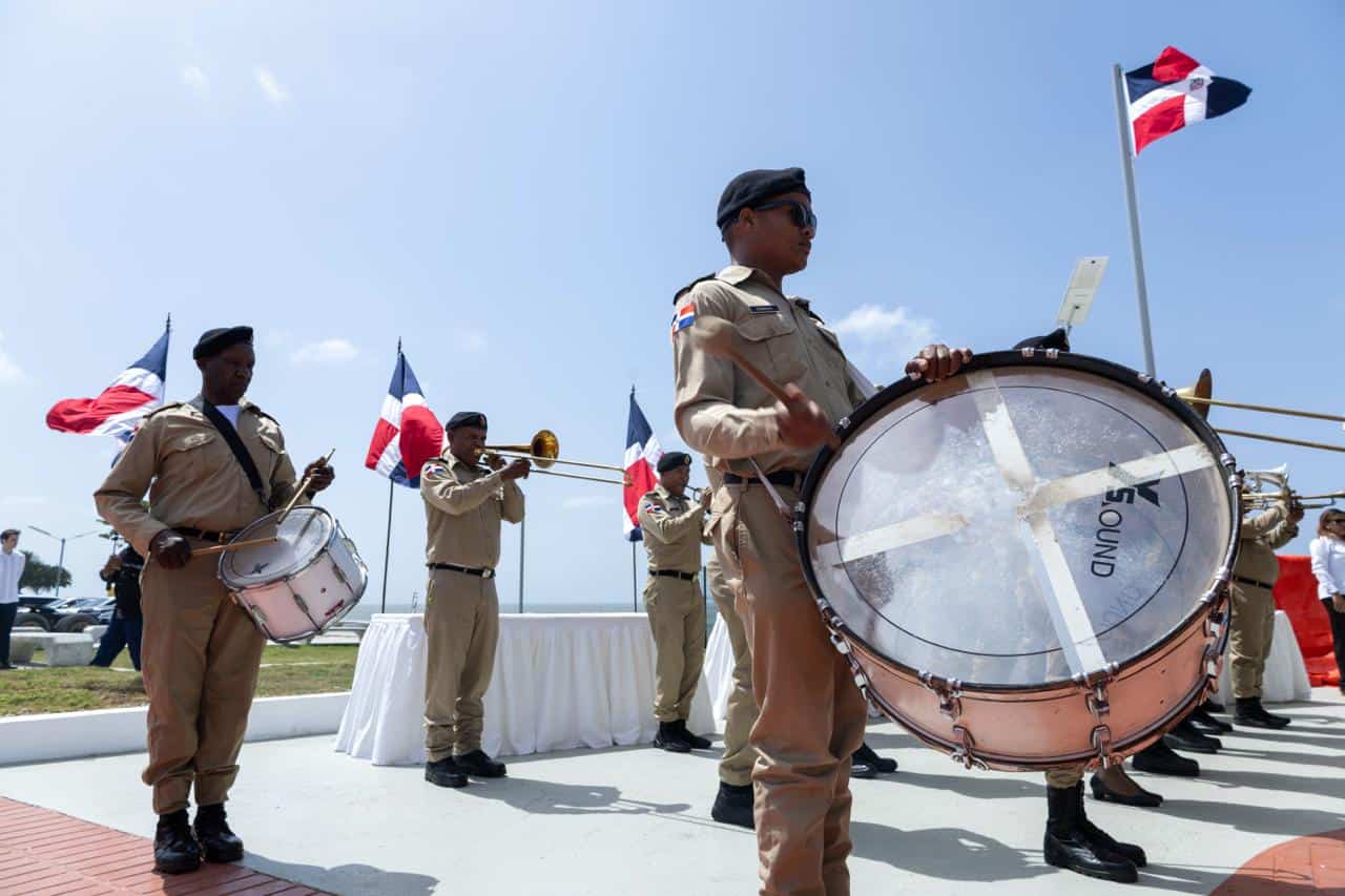 La interpretación del Himno Nacional a cargo de la Banda de Música del Ministerio de Defensa. (DARE COLLADO)