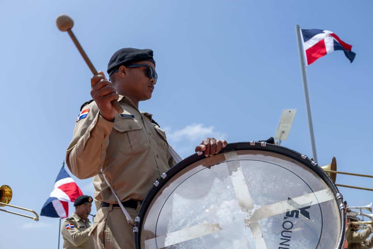 La interpretación del Himno Nacional a cargo de la Banda de Música del Ministerio de Defensa. (DARE COLLADO)