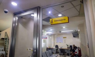 Historias de espera en la oficina de Extranjer&iacute;a