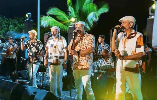 Carolina Mej&iacute;a celebra el D&iacute;a de las Madres con concierto del Grupo Bony&eacute;
