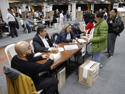 Elecciones en Colombia transcurren sin incidencias a mitad jornada