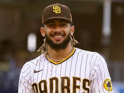 Fernando Tatis Jr. tras su 1er jonrón de la campaña "Ya era hora"