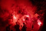 M&aacute;s de 400 detenidos y siete polic&iacute;as heridos durante las celebraciones del PSG en Francia