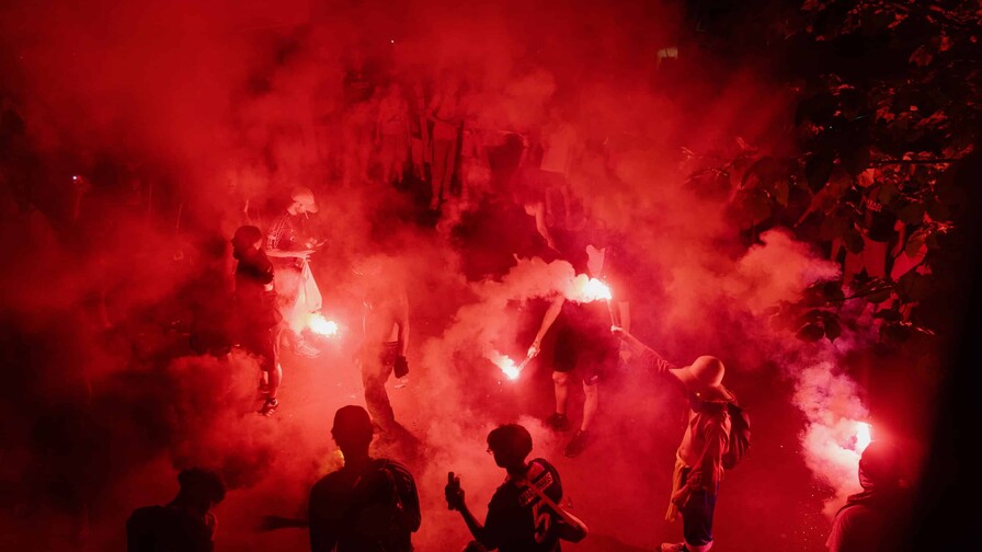 Más de 400 detenidos y siete policías heridos durante las celebraciones del PSG en Francia Más de 400 detenidos y siete policías heridos durante las celebraciones del PSG en Francia