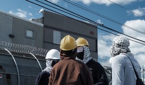 Mantienen toque de queda alrededor de centro de detenci&oacute;n de ICE en NJ tras protestas migratorias