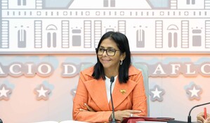 Delcy Rodr&iacute;guez anuncia la creaci&oacute;n de una l&iacute;nea telef&oacute;nica para denunciar extorsi&oacute;n