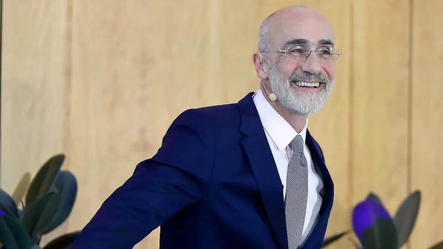 Profesor de Harvard identifica las dos claves que comparten los trabajadores más felices Profesor de Harvard identifica las dos claves que comparten los trabajadores más felices
