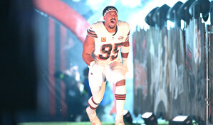 Los Rams sacuden la NFL con fichaje de Garrett y los Eagles traspasan a Brown