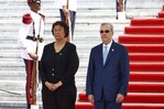 La presidenta de Surinam llega al Palacio Nacional con su equipo económico para hablar de negocios La presidenta de Surinam llega al Palacio Nacional con su equipo económico para hablar de negocios