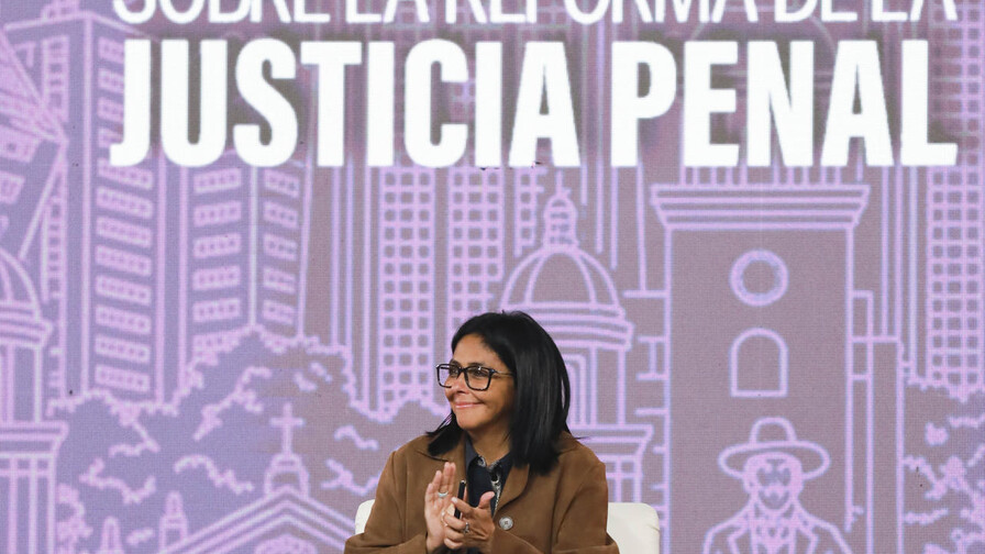 La comitiva de Delcy Rodr&iacute;guez visitar&aacute; al gigante petrolero Reliance y Tata en la India