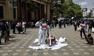 La OMS reduce dr&aacute;sticamente los casos sospechosos de &eacute;bola en &Aacute;frica central