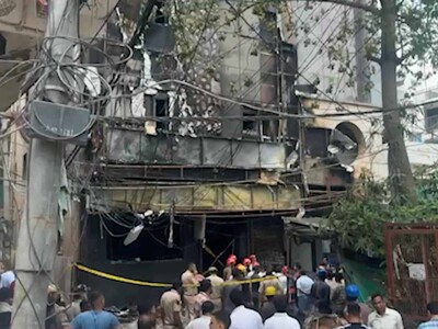 Al menos veinte muertos por incendio en un hotel de India