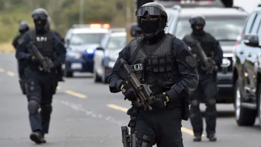 Amplio despliegue policial en Panamá para capturar a decenas de reos fugados de una cárcel Amplio despliegue policial en Panamá para capturar a decenas de reos fugados de una cárcel