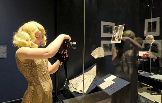 Una exposici&oacute;n en Londres muestra todas las Marilyn que caben en una breve vida de 36 a&ntilde;os
