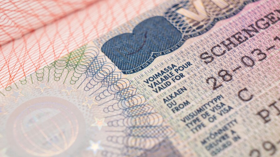 El visado Schengen: la larga fila dominicana ante las puertas de Europa El visado Schengen: la larga fila dominicana ante las puertas de Europa