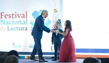 Estudiantes de primaria participan en festival de lectura del Minerd