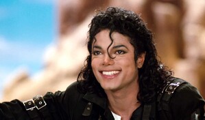 Subastan en Par&iacute;s por 113,737 euros un guante que Michael Jackson llev&oacute; en 1988